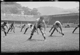 Fotografia "Futebol - R.J. (Equipe do Fluminense, 1952), Seção: Esportes" ([Local n/d] , 1952) [negativo]. / Fotógrafo(a): Equipe.  -- ITEM-0046.