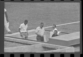 Fotografia "Campeonato Carioca de Profissionais de 63 (1° Turno) Esporte - jogo Fluminense (1 x 0) Bonsucesso" ([Local n/d] , 1963) [negativo]. / Fotógrafo(a): Democrito.  -- ITEM-0027.