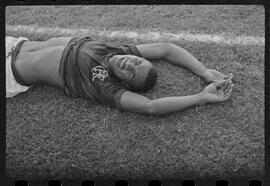 Fotografia "Futebol - RJ (Campeonato de Juvenis - 1956) - Jogo: Flamengo x Bangu, Esportes" ([Local n/d] , 1956) [negativo]. / Fotógrafo(a): Demócrito.  -- ITEM-0017.