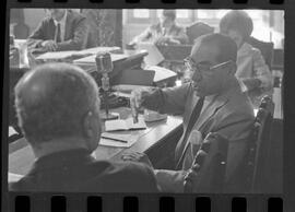 Fotografia "CPI QUE INVESTIGA ORGANISMO DE PRESSÃO AO CONGRESSO BRASILEIRO' Assembléia - CPI - Depoimentos de Santos Vallis e Dante Pelacani, Reportagem de Nelson Silva" ([Local n/d] , 1963) [negativo]. / Fotógrafo(a): Paulo Reis.  -- ITEM-0011.