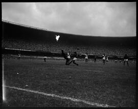 Fotografia "Esporte - Flamengo x Vasco" ([Local n/d] , [Data n/d]) [negativo]. / Fotógrafo(a): Equipe.  -- ITEM-0022.