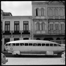 Fotografia "Vistas - Amazonas (navegação - trabalhadores), Reportagem Geral" ([Local n/d] , [Data n/d]) [negativo]. / Fotógrafo(a): Jean Manzon.  -- ITEM-0044.