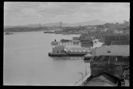 Fotografia "Rep. pelo SUL DO BRASIL (ESPECIAL); 'REPORTAGEM ESPECIAL DE 'UH' 'CONTRABANDO DE ARMAS, Em S. PAULO, SANTA CATARINA, RIO GRANDE DO SUL ETC...' Reportagem feita pela equipe de 'UH'), Reportagem de Amado Ribeiro" ([Local n/d] , 1963) [negativo]. / Fotógrafo(a): Paulo Reis.  -- ITEM-0013.