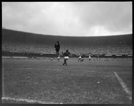 Fotografia "Esporte - Flamengo x Vasco" ([Local n/d] , [Data n/d]) [negativo]. / Fotógrafo(a): Equipe.  -- ITEM-0009.