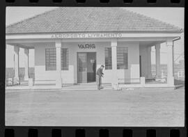 Fotografia "Rep. pelo SUL DO BRASIL (ESPECIAL); 'REPORTAGEM ESPECIAL DE 'UH' 'CONTRABANDO DE ARMAS, Em S. PAULO, SANTA CATARINA, RIO GRANDE DO SUL ETC...' Reportagem feita pela equipe de 'UH'), Reportagem de Amado Ribeiro" ([Local n/d] , 1963) [negativo]. / Fotógrafo(a): Paulo Reis.  -- ITEM-0096.