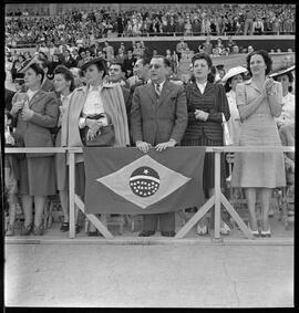 Fotografia "Futebol - Chile (diversos jogos no Brasil), Esportes" ([Local n/d] , [Data n/d]) [negativo]. / Fotógrafo(a): Manzon.  -- ITEM-0010.