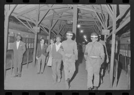 Fotografia "Conflitos' Conflitos - Passeatas - Polícia militar agride povo na Leopoldina - á favor das reformas de bases" ([Local n/d] , 1963) [negativo]. / Fotógrafo(a): Paulo; Venê; André; Alvaro; Pinto.  -- ITEM-0051.