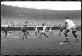 Fotografia "Futebol - R.J. (Campeonato Carioca - Jogo Botafogo x Fluminense), Seção: Esportes" ([Local n/d] , [Data n/d]) [negativo]. / Fotógrafo(a): Equipe.  -- ITEM-0126.