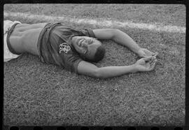 Fotografia "Futebol - RJ (Campeonato de Juvenis - 1956) - Jogo: Flamengo x Bangu, Esportes" ([Local n/d] , 1956) [negativo]. / Fotógrafo(a): Demócrito.  -- ITEM-0016.