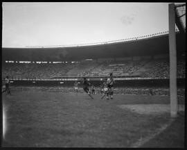 Fotografia "Esporte - Botafogo x Vasco" ([Local n/d] , [Data n/d]) [negativo]. / Fotógrafo(a): [Autoria n/d].  -- ITEM-0025.