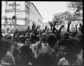 Fotografia "Crise política no Maranhão. O ministro da justiça Francisco Negrão de Lima pacifica a crise política no Maranhão, Reportagem Geral" ([Local n/d] , [Data n/d]) [negativo]. / Fotógrafo(a): Rodrigues.  -- ITEM-0028.