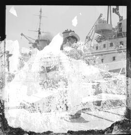 Fotografia "Marinha de Guerra - Inglaterra (Navio 'Birmingham'), Reportagem Geral" ([Local n/d] , [Data n/d]) [negativo]. / Fotógrafo(a): Jean Manzon.  -- ITEM-0030.
