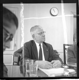 Fotografia "Comissão Parlamentar que Investiga Organismo de Pressão ao Congresso' CPI - Inquérito do Gral. Magessi. (Augusto da Cunha Magessi Pereira), Reportagem de Sonia" ([Local n/d] , 1963) [negativo]. / Fotógrafo(a): André.  -- ITEM-0006.