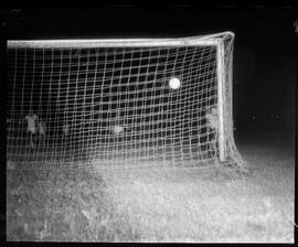 Fotografia "Futebol - Flamengo x Bangú, Esportes" ([Local n/d] , [Data n/d]) [negativo]. / Fotógrafo(a): Equipe.  -- ITEM-0008.