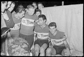 Fotografia "Futebol - R.J. (Equipe do Fluminense, 1952), Seção: Esportes" ([Local n/d] , 1952) [negativo]. / Fotógrafo(a): Equipe.  -- ITEM-0039.